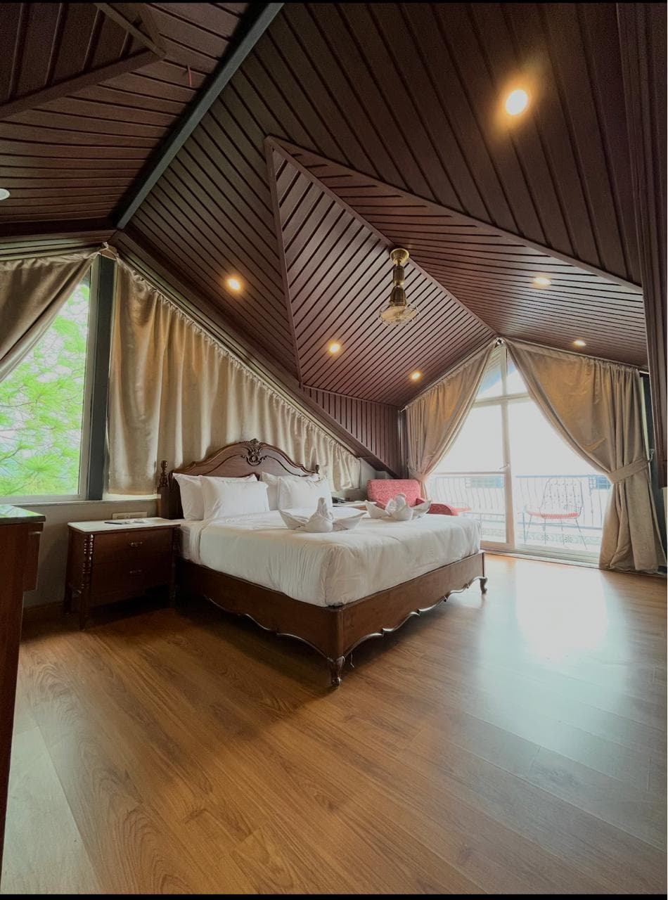 Attic Floor with Balcony